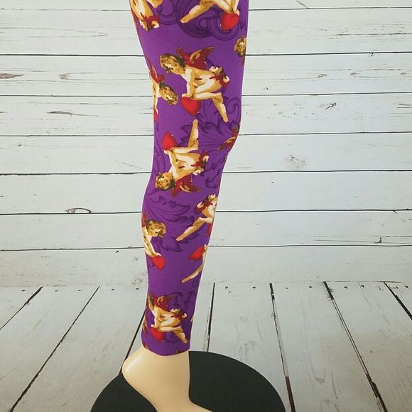 Lularoe Cupid Hearts Leggings Tall & Curvy - Picture 3 of 4
